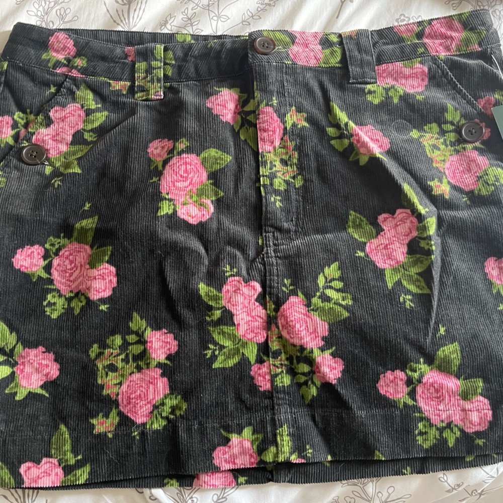 Rose mini skirt